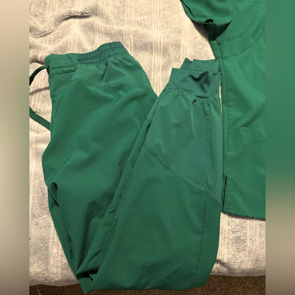 Hunter green women’s scrub set